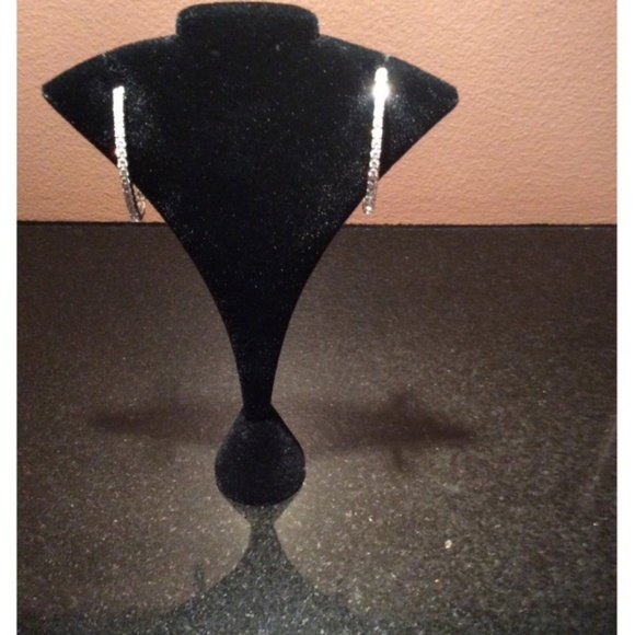 Verragio Inside Out Hoops - Picture 4 of 6